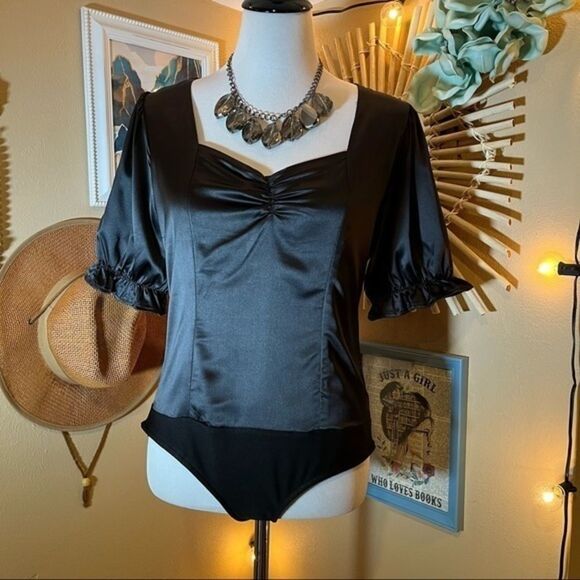 EMBER Elegant Black Satin Puff Sleeve Sweetheart Neck Bodysuit - Sz Large - Picture 1 of 10